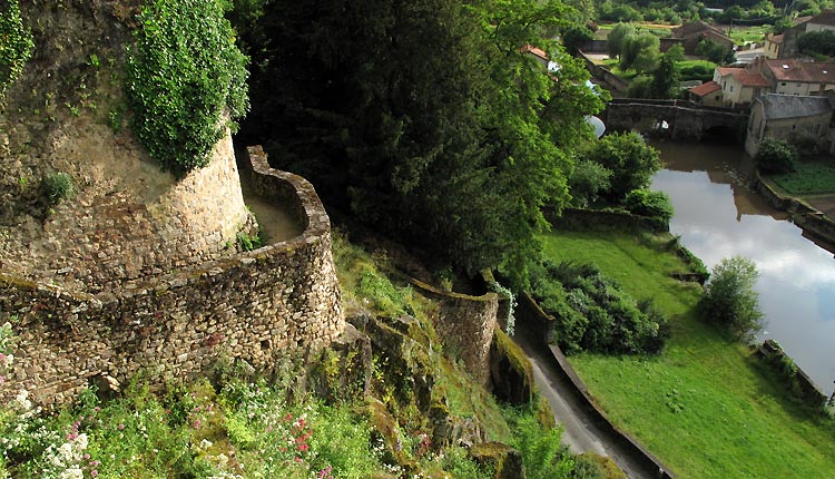 Les ecaliers descendant les remparts de la citadelle (©Huort Christophe)